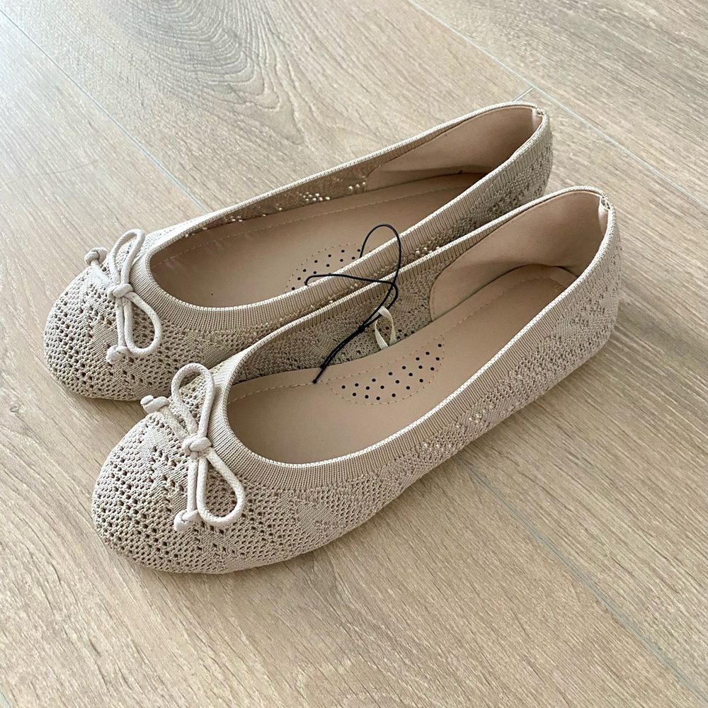 NEW Women’s Crochet flats size 8